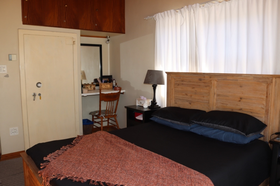 6 Bedroom Property for Sale in Kleinmond Western Cape